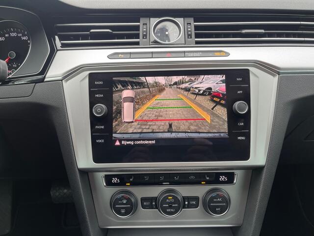 Volkswagen PASSAT VARIANT 1.6 TDI HIGHLINE / ADAP. CRUISE / ELEK. TREKHAAK / NAVI