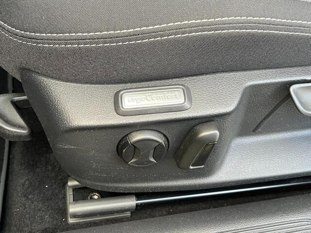 Volkswagen PASSAT Variant 1.5 TSI Bussines Automaat 150 PK I Carplay I Stoelverw.