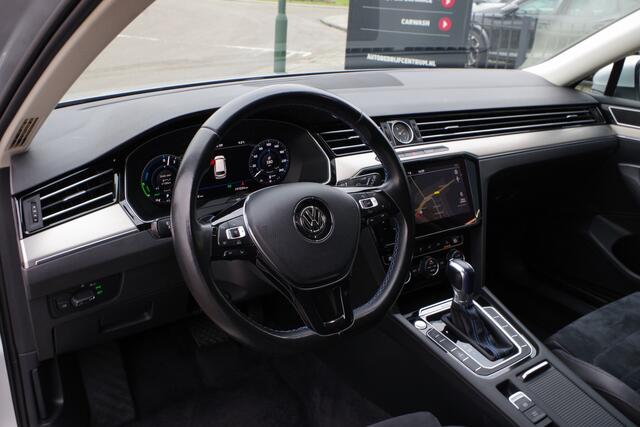 Volkswagen PASSAT Variant 1.4 TSI PHEV GTE 218 PK Highline, Afn. Trekhaak, Adap. Cruise Control, Camera
