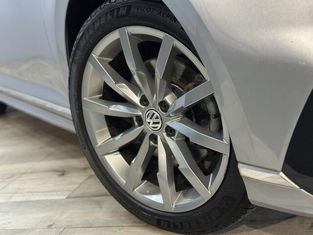 Volkswagen PASSAT Variant 1.5 TSI Elegance Business R 3x R Line | Airco ECC | LED | Virtual | Leder | Adaptive Cruise | Trekhaak | Camera | Apple Carplay Android Auto | Isofix | NAP |