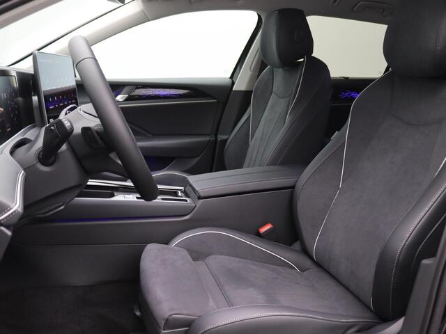 Volkswagen PASSAT Variant 1.5 eTSI Elegance Business 150PK DSG Adaptieve Cruise Controle, Head-Up Display, Side Assist, Keyless, Elektr. Achterklep, Achteruitrijcamera, Stoel-Stuurverwarming, 18" LM Velgen