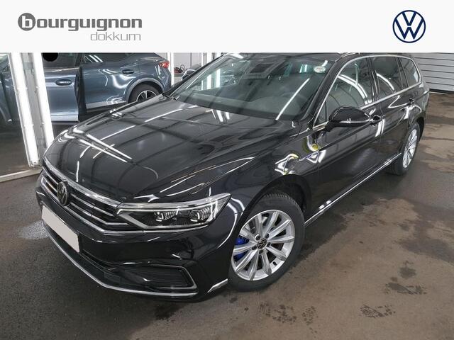 Volkswagen PASSAT Variant 1.4 TSI DSG6 GTE Business | Trekhaak | ACC | Pano |