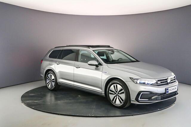 Volkswagen PASSAT Variant GTE Business 1.4 TSI eHybrid 218pk DSG Automaat Trekhaak, Panoramadak, Adaptive cruise control, Stoelverwarming, Achteruitrijcamera, LED matrix koplampen