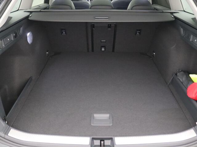 Volkswagen PASSAT Variant 1.5 eTSI Elegance Business 150PK DSG Pano-Schuifdak, Adaptieve Cruise Controle, Head-Up Display, Side Assist, Keyless, Elektr. Achterklep, Achteruitrijcamera, Stoel-Stuurverwarming, 18" LM Velgen
