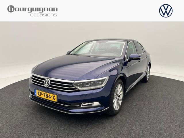 Volkswagen PASSAT 1.5 TSI Highline | Panorama dak | Privacy Glas | Cruise Control