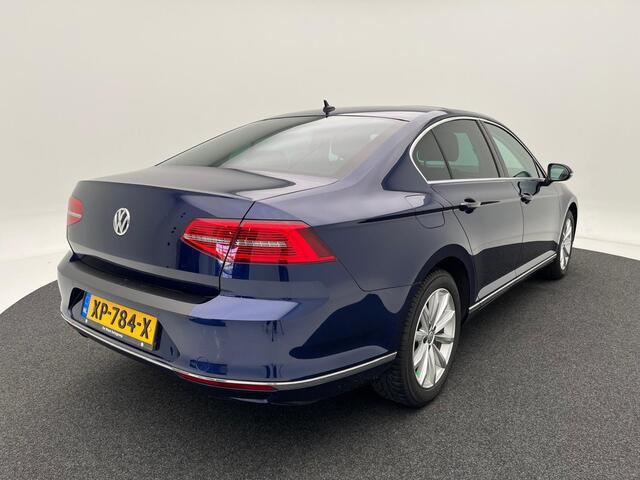Volkswagen PASSAT 1.5 TSI Highline | Panorama dak | Privacy Glas | Cruise Control