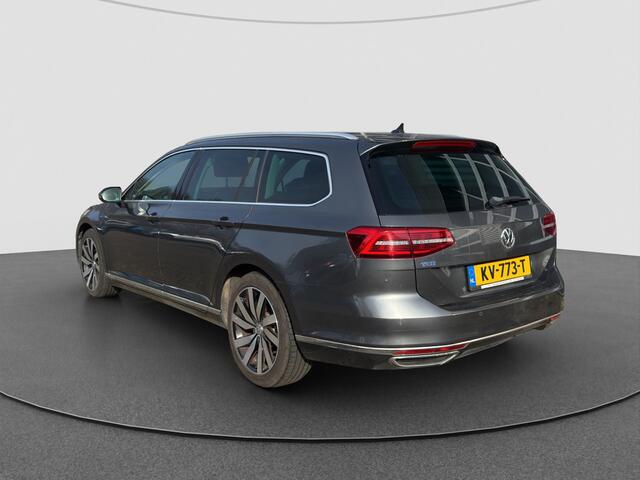 Volkswagen PASSAT Variant 1.4 TSI GTE Connected Series Plus | Pano | 18'' | Cruise