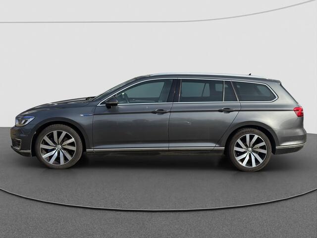 Volkswagen PASSAT Variant 1.4 TSI GTE Connected Series Plus | Pano | 18'' | Cruise