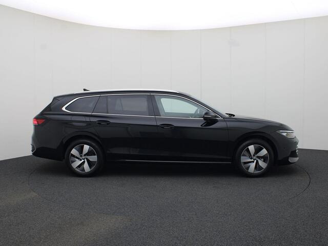 Volkswagen PASSAT Variant 1.5eTSI/150PK Business DSG · Navigatie · Leder/Alcantara · Camera+Parkeersensoren · Garantie tot april 2026