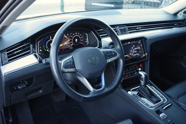 Volkswagen PASSAT Variant 1.4 TSI PHEV GTE 218 PK Business, Panoramadak, Elek. Trekhaak, Leder, Massage, Camera