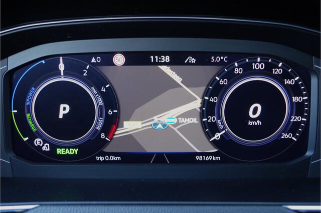 Volkswagen PASSAT Variant 1.4 TSI PHEV GTE 218 PK Business, Panoramadak, Elek. Trekhaak, Leder, Massage, Camera