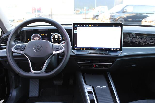 Volkswagen PASSAT Variant 1.5 eTSI Elegance Head up/Led/Adaptive/Massage