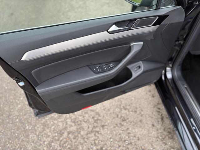 Volkswagen PASSAT Variant 1.4 TSI ACT Highline / NAVI / AIRCO / CRUISE / STOELVERWARMING