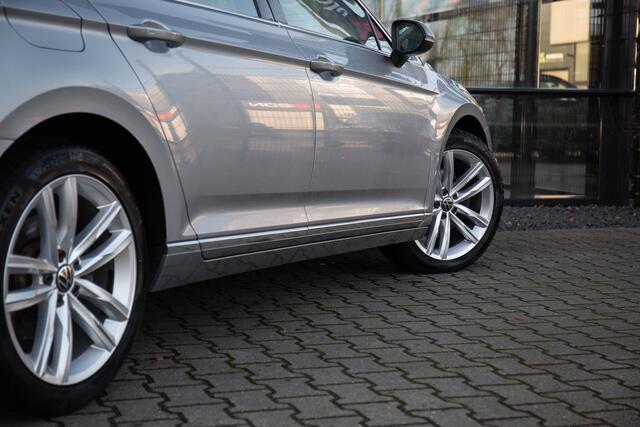 Volkswagen PASSAT Variant 1.5 TSI Business , Adap. cruise, HUD, Trekhaak, Carplay,