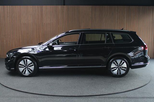 Volkswagen PASSAT Variant 1.4 TSI PHEV GTE Navi Leer Camera Massage PDC Elektr. achterklep LM velgen BTW auto