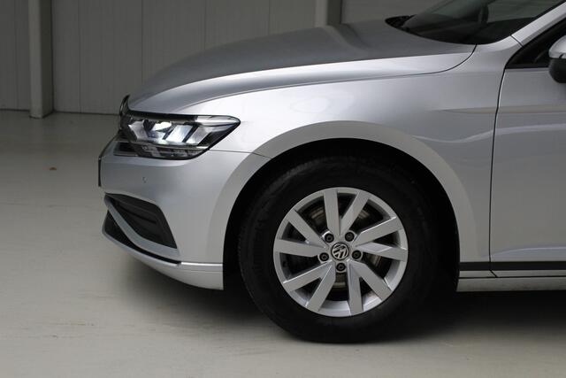 Volkswagen PASSAT Variant 1.5 TSI Business DSG 150PK Navigatie | Stoelverwarming | PDC | Camera | Dealeronderhouden