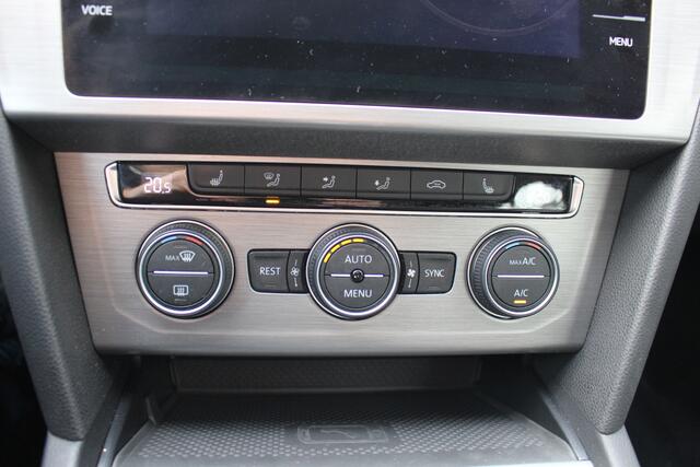 Volkswagen PASSAT Variant 1.5 TSI Business DSG 150PK Navigatie | Stoelverwarming | PDC | Camera | Dealeronderhouden