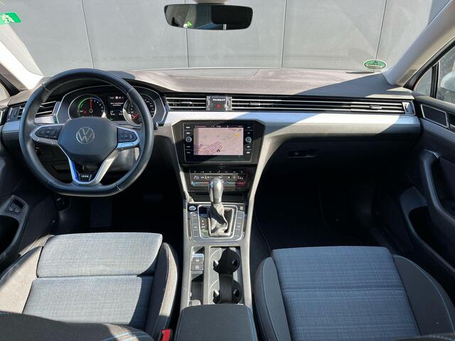 Volkswagen PASSAT Variant 1.4 TSI PHEV GTE Business Automaat / Navigatie / Winterset Meerprijs ¤499,-