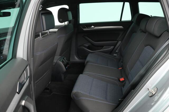 Volkswagen PASSAT 1.4 TSI GTE | Standkachel | Adaptive cruise | Stoelverwarming | Camera | Matrix LED | Carplay | Side Assist | Massage | PDC | Na