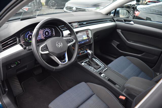 Volkswagen PASSAT Variant 1.4 TSI PHEV GTE | Pano | Head-Up | 18 Inch |
