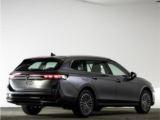 Volkswagen PASSAT Variant 1.5 eTSI 150 PK Elegance Business | Trekhaak | Stuur- en stoelverwarming | Achteruitrijcamera | Ergo active stoel |