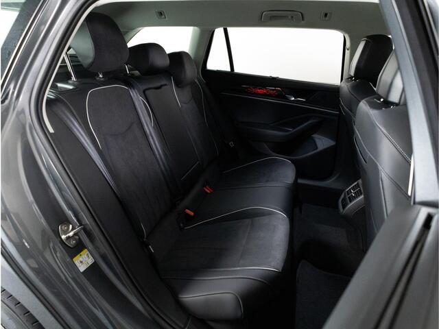 Volkswagen PASSAT Variant 1.5 eTSI 150 PK Elegance Business | Trekhaak | Stuur- en stoelverwarming | Achteruitrijcamera | Ergo active stoel |