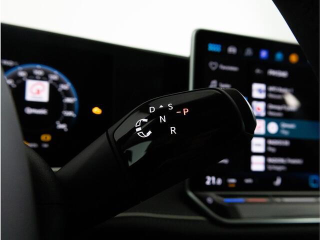 Volkswagen PASSAT Variant 1.5 eTSI 150 PK Elegance Business | Trekhaak | Stuur- en stoelverwarming | Achteruitrijcamera | Ergo active stoel |