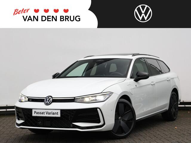 Volkswagen PASSAT Variant 1.5 eHybrid R-Line Edition | Black style | Panoramadak | 19" inch lm velgen | Navigatie | DCC |