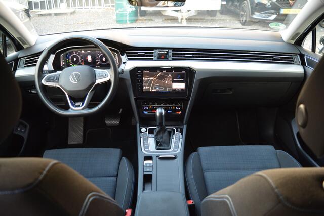 Volkswagen PASSAT 1.4 TSI PHEV GTE | Trekhaak | Camera | ACC | Virtueel |