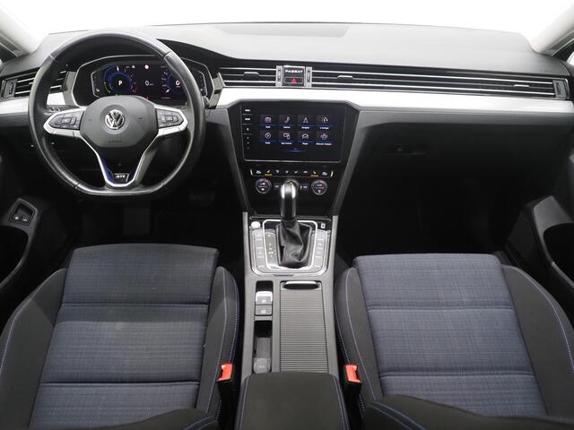Volkswagen PASSAT Variant 1.4 TSI PHEV GTE | Massage | Adaptive Cruise | Virtual | Camera | Carplay | Trekhaak
