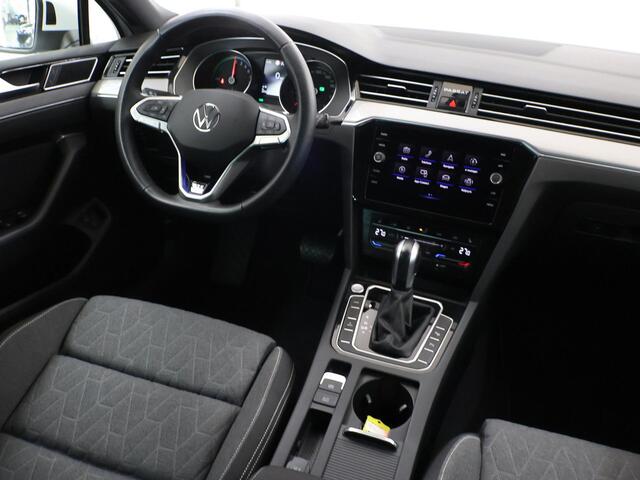 Volkswagen PASSAT Variant 1.4 TSI PHEV GTE Business | Navigatiesysteem | Climate Control | Adaptieve Cruise Control | Stoelverwarming