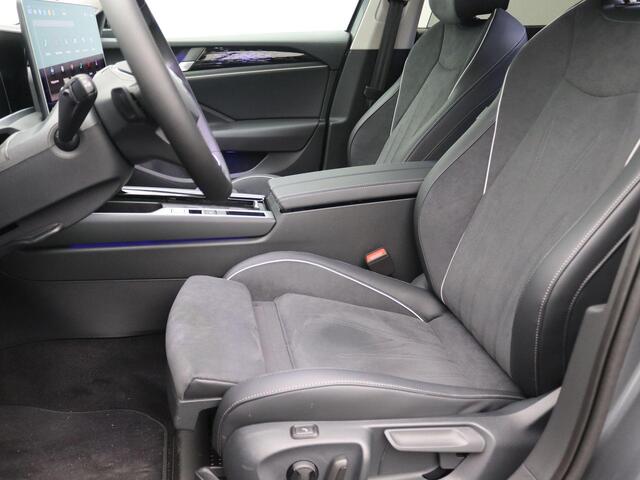 Volkswagen PASSAT Variant 1.5 eTSI Elegance Business 150PK DSG Adaptieve Cruise Controle, Head-Up Display, Side Assist, Keyless, Elektr. Achterklep, Achteruitrijcamera, Stoel-Stuurverwarming, 18" LM Velgen