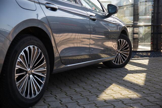 Volkswagen PASSAT Variant 1.5 eTSI Elegance Business , HUD, Adap. cruise, Massage,