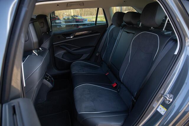 Volkswagen PASSAT Variant 1.5 eTSI Elegance Business , HUD, Adap. cruise, Massage,