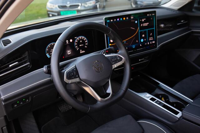 Volkswagen PASSAT Variant 1.5 eTSI Elegance Business , HUD, Adap. cruise, Massage,