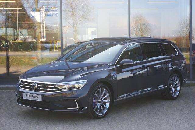 Volkswagen PASSAT Variant 1.4 TSI 218 PK PHEV GTE Business, Leder, Panoramadak, Trekhaak, 4 x Stoelverwarming