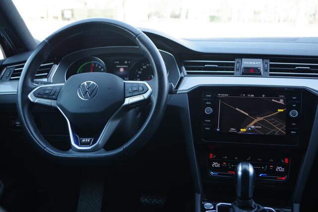 Volkswagen PASSAT Variant 1.4 TSI 218 PK PHEV GTE Business, Leder, Panoramadak, Trekhaak, 4 x Stoelverwarming