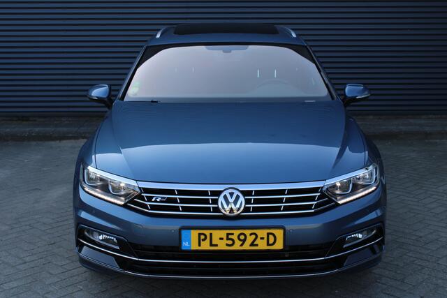 Volkswagen PASSAT Variant 1.6 TDI Highline Business R Line Panoramadak Virtual-Cockpit Trekhaak NAP