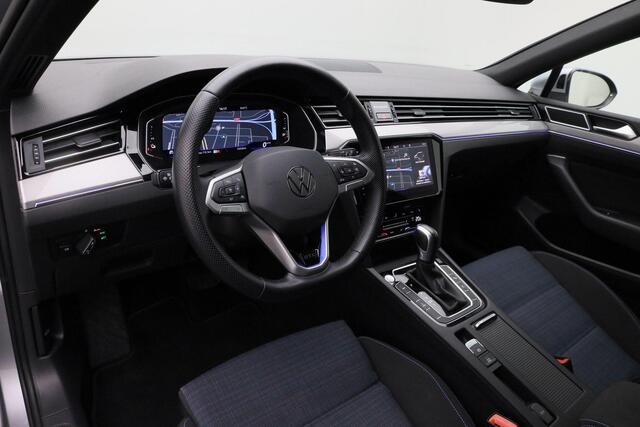 Volkswagen PASSAT Variant 1.4 TSI 218 pk DSG PHEV GTE Business | Panoramadak | Trekhaak | Navigatie Discover Pro | Rondomzicht camera | IQ Light | Stuur-/stoelverwarming