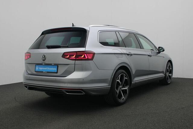 Volkswagen PASSAT Variant 1.4 TSI 218 pk DSG PHEV GTE Business | Panoramadak | Trekhaak | Navigatie Discover Pro | Rondomzicht camera | IQ Light | Stuur-/stoelverwarming