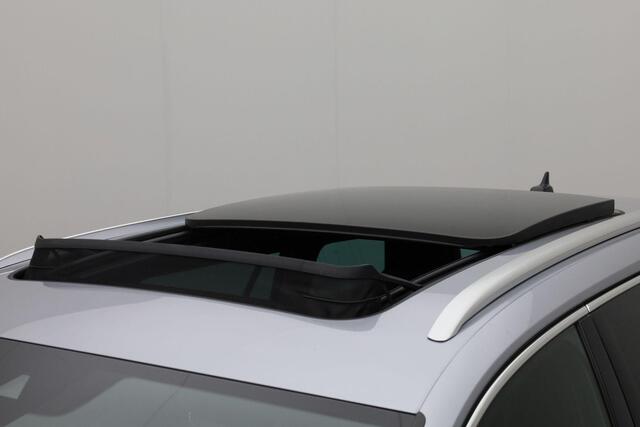 Volkswagen PASSAT Variant 1.4 TSI 218 pk DSG PHEV GTE Business | Panoramadak | Trekhaak | Navigatie Discover Pro | Rondomzicht camera | IQ Light | Stuur-/stoelverwarming