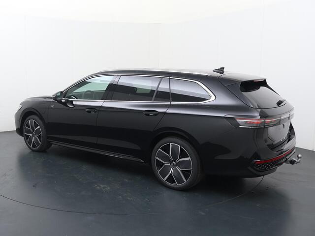 Volkswagen PASSAT Variant R-Line-Edition 1.5 eHybrid 150 kW / 204 pk Variant 6 versn. DSG | Assistance plus pakket | Trekhaak wegklapbaar | Harman Kardon |