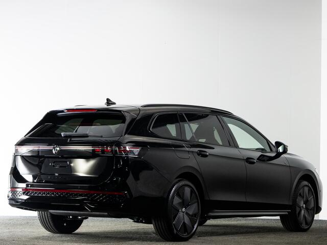 Volkswagen PASSAT Variant R-Line-Edition 1.5 eHybrid 204 PK | Panoramadak | Trekhaak | Stuur & stoelverwarming | Black Style |