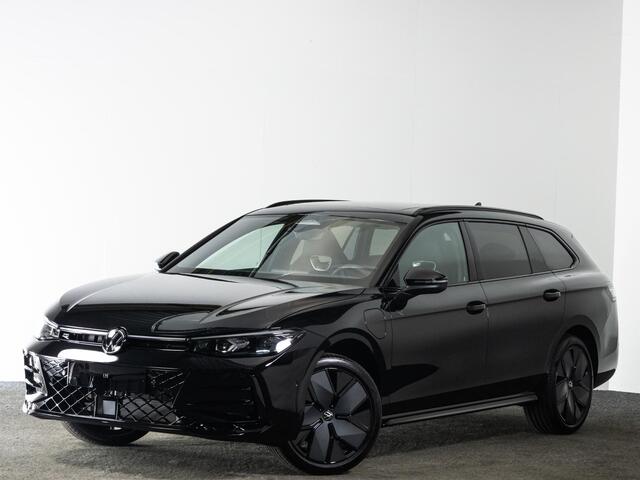 Volkswagen PASSAT Variant R-Line-Edition 1.5 eHybrid 204 PK | Panoramadak | Trekhaak | Stuur & stoelverwarming | Black Style |