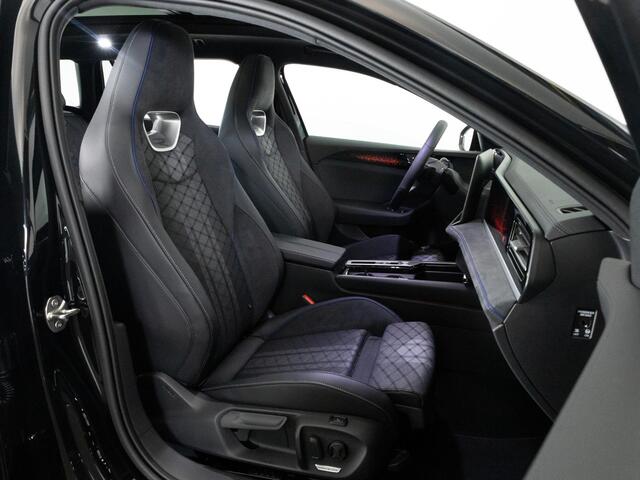 Volkswagen PASSAT Variant R-Line-Edition 1.5 eHybrid 204 PK | Panoramadak | Trekhaak | Stuur & stoelverwarming | Black Style |