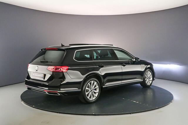 Volkswagen PASSAT Variant GTE Business 1.4 TSI eHybrid 218pk DSG Automaat Trekhaak, Panoramadak, LED matrix koplampen, Adaptive cruise control, Navigatie, Achteruitrijcamera