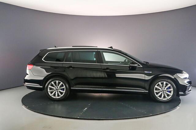 Volkswagen PASSAT Variant GTE Business 1.4 TSI eHybrid 218pk DSG Automaat Trekhaak, Panoramadak, LED matrix koplampen, Adaptive cruise control, Navigatie, Achteruitrijcamera