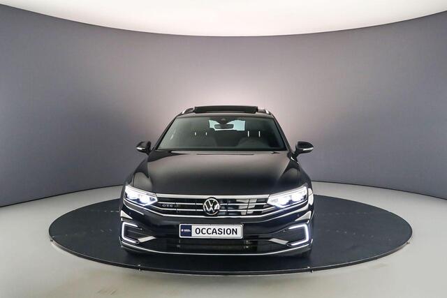 Volkswagen PASSAT Variant GTE Business 1.4 TSI eHybrid 218pk DSG Automaat Trekhaak, Panoramadak, LED matrix koplampen, Adaptive cruise control, Navigatie, Achteruitrijcamera