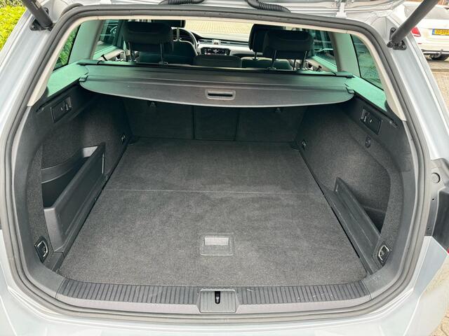 Volkswagen PASSAT Variant 1.4 TSI PHEV GTE Business virtual cockpit, navi, massage stoel, pdc