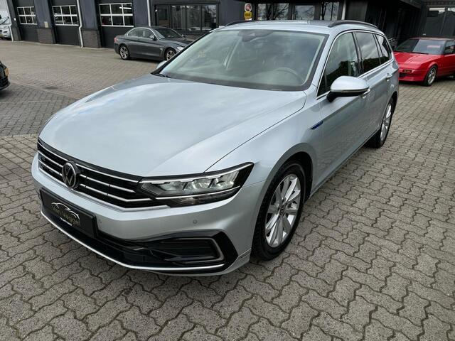 Volkswagen PASSAT Variant 1.4 TSI PHEV GTE Business virtual cockpit, navi, massage stoel, pdc